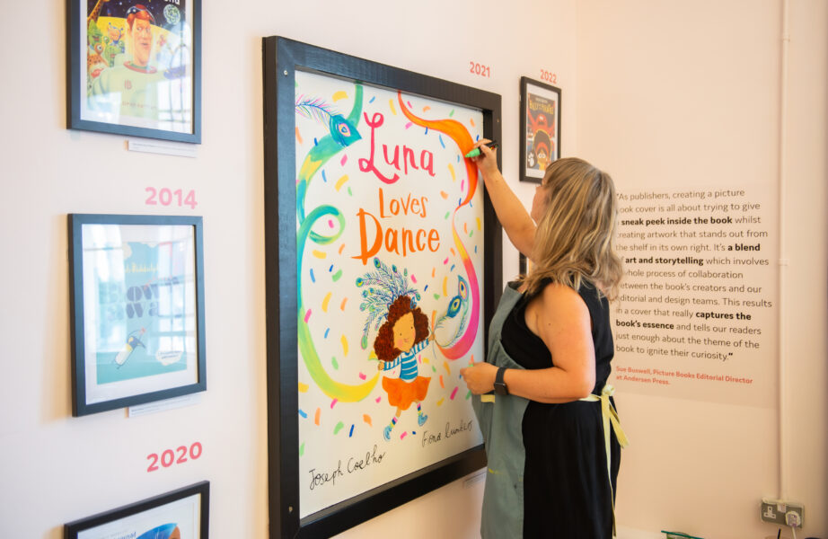 Fiona Lumbers has drawn a mural of Luna Loves Dance